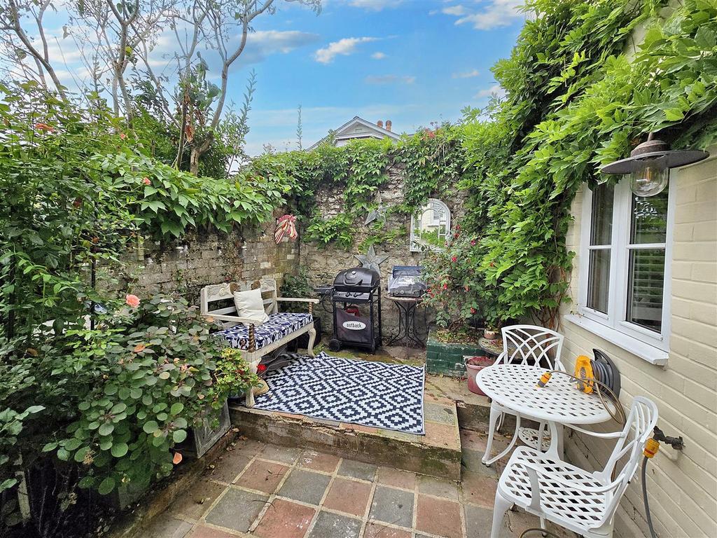 Courtyard 4