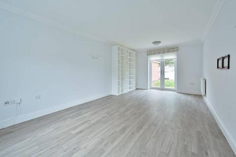 4 bedroom detached house for sale, Wright Close, Bushey, WD23