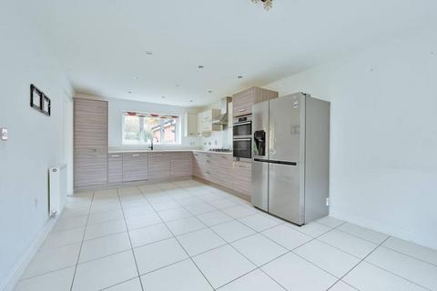 4 bedroom detached house for sale, Wright Close, Bushey, WD23