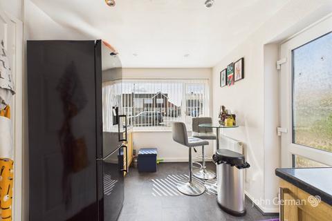 3 bedroom bungalow for sale, Henhurst Ridge, Burton-on-Trent