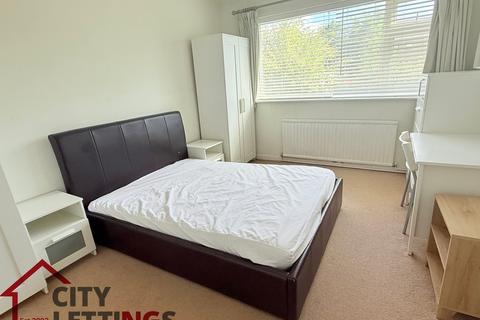 2 bedroom maisonette to rent, Gregory Court, Lenton