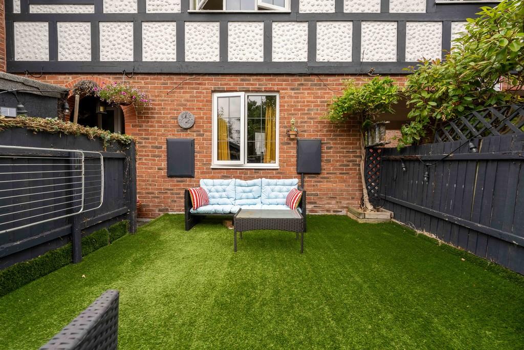 The Holkham, Vicars Cross, Chester CH3 5 NE, UK-