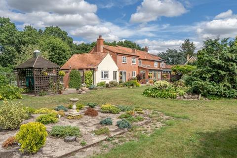 undefined, Hevingham, Norwich