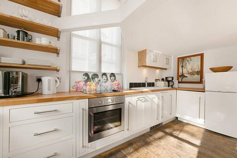 undefined, Crescent Grove, Clapham Common South Side, London, SW4