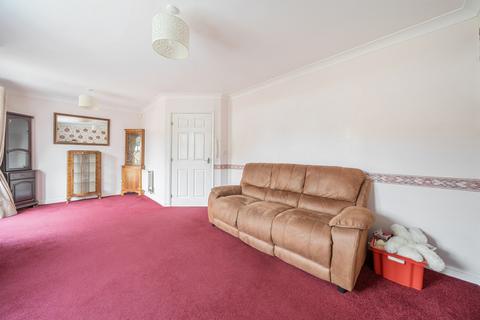 32 Pine Rise, Witney, OX28 1EY
