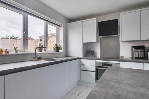 15 Sideland Close, Bristol, BS14 8LE