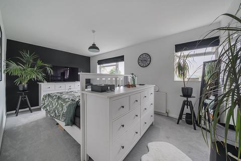 15 Sideland Close, Bristol, BS14 8LE