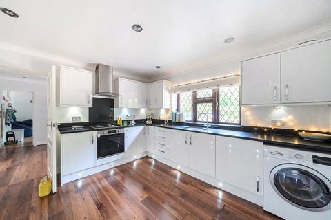 Woodrush Fox Corner, Worplesdon, Guildford, GU3 3PP