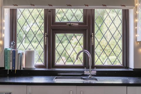 Woodrush Fox Corner, Worplesdon, Guildford, GU3 3PP