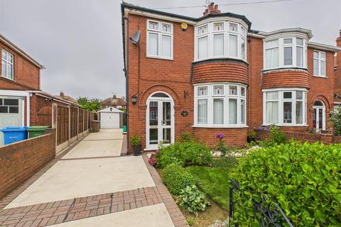 3 bedroom semi-detached house for sale, Lambert Road, Bridlington