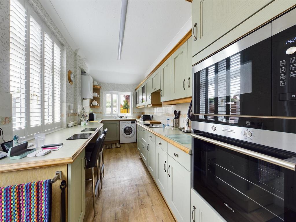 Kitchen: