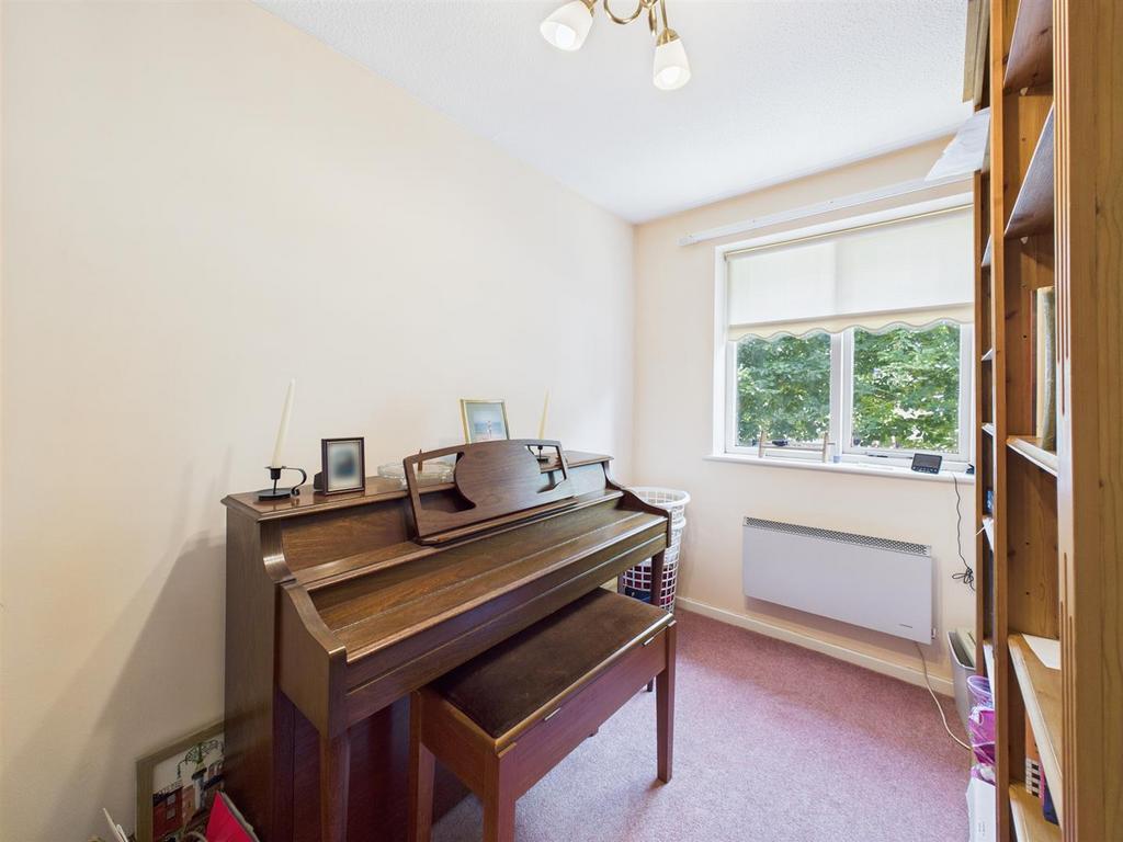 Bedroom: