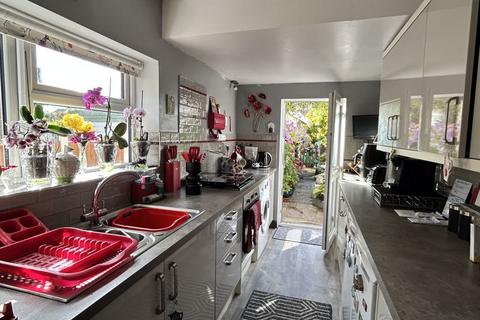 3 bedroom semi-detached house for sale, Glan Y Mor Road, Penrhyn Bay