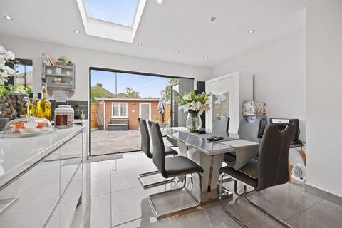 4 bedroom semi-detached house for sale, Durham Road, North Harrow