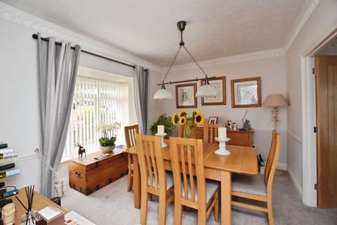 4 bedroom detached house for sale, Tanners Close, Winterbourne Earls                                          *VIDEO TOUR*