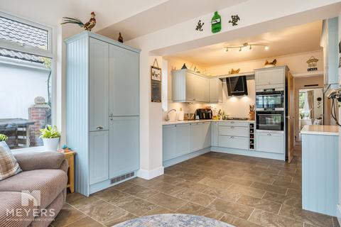 3 bedroom detached bungalow for sale, Ferndown BH22