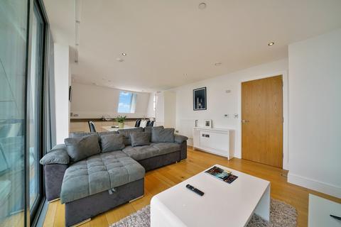 2 bedroom flat for sale, Arc Tower, Uxbridge Road, London, W5