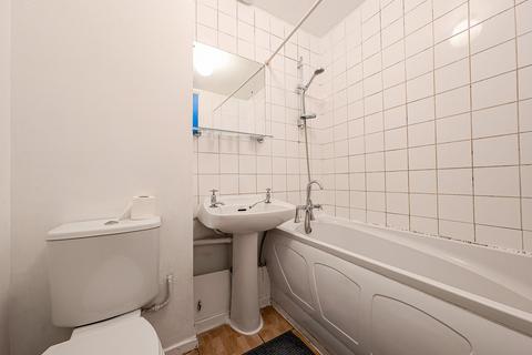 2 bedroom flat for sale, Flat , Martin Court,  Pelham Road, London