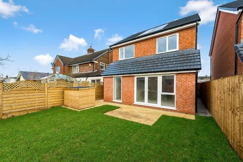 4 bedroom detached house for sale, Tynwald Crescent, Widnes, WA8 9AN