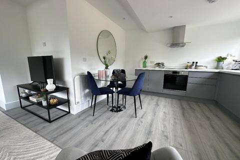 2 bedroom flat for sale, Whyteleafe Hill, Whyteleafe, CR3 0AG