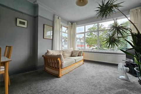 1 bedroom flat for sale, Tyrrel Drive, Southend-on-Sea, Essex, SS1 2LN