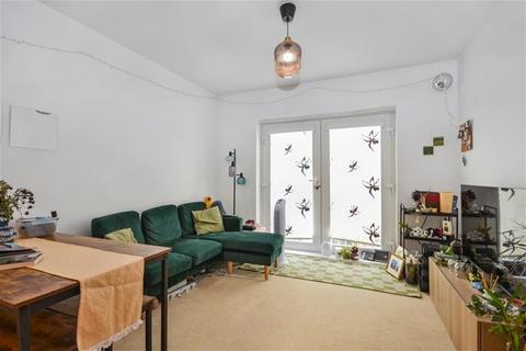 2 bedroom flat for sale, Centurion Court, Camp Road, St. Albans