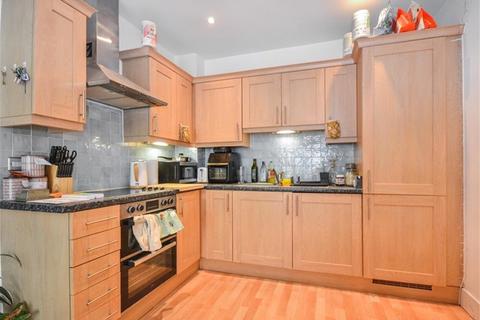 2 bedroom flat for sale, Centurion Court, Camp Road, St. Albans