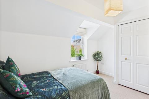 1 bedroom in a house share to rent, Kenneth McKee