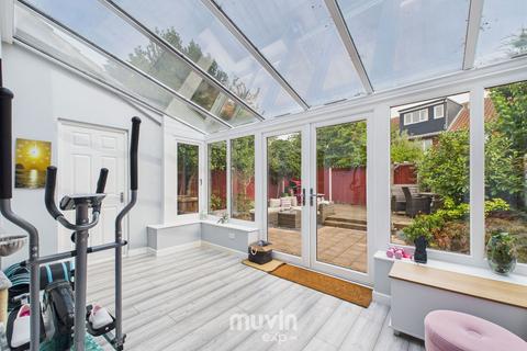 16 Clarence Close, Chelmsford, CM2 6SE
