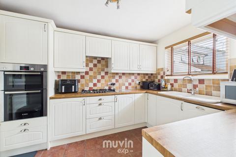 16 Clarence Close, Chelmsford, CM2 6SE