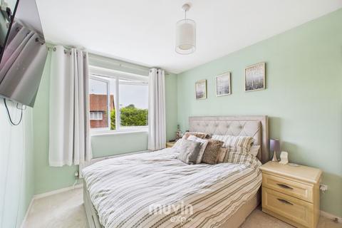 16 Clarence Close, Chelmsford, CM2 6SE