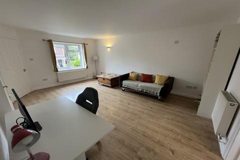 3 bedroom house to rent, Speckled Wood Road, Basingstoke