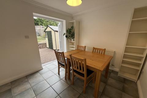 3 bedroom house to rent, Speckled Wood Road, Basingstoke