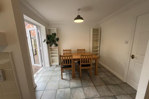 3 bedroom house to rent, Speckled Wood Road, Basingstoke