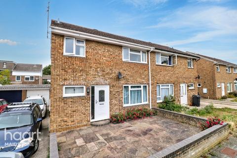 3 bedroom end of terrace house for sale, Coleshall Close, Maidstone