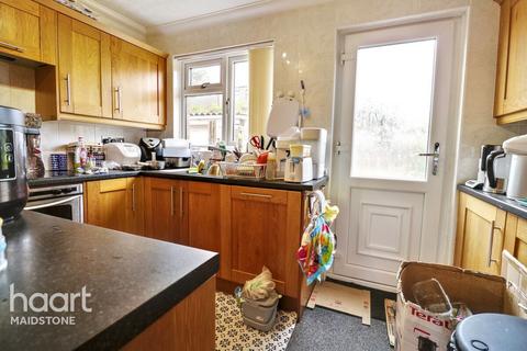 3 bedroom end of terrace house for sale, Coleshall Close, Maidstone