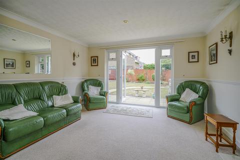 4 bedroom detached house for sale, Hillfield Road, Hemel Hempstead, Hertfordshire, HP2 4AB