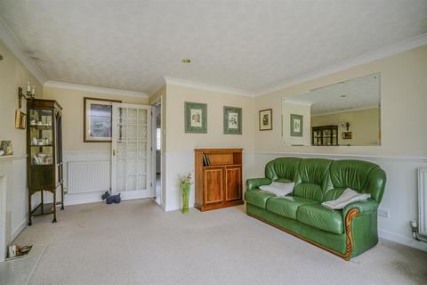 4 bedroom detached house for sale, Hillfield Road, Hemel Hempstead, Hertfordshire, HP2 4AB