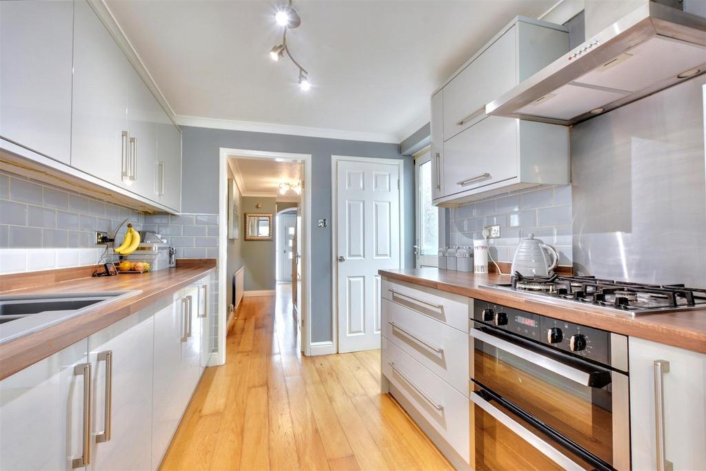 Kitchen 3.jpeg