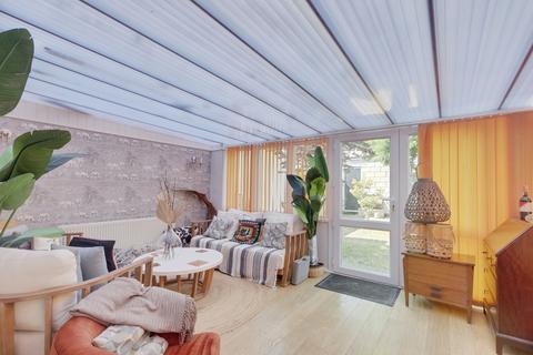 3 bedroom semi-detached house for sale, Ness Road, Southend-on-sea, SS3