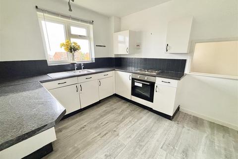 2 bedroom flat for sale, Manton Road, Poole BH15
