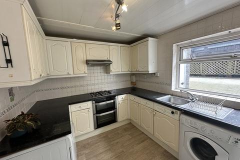 undefined, Trem Y Foel, Felinheli, LL56