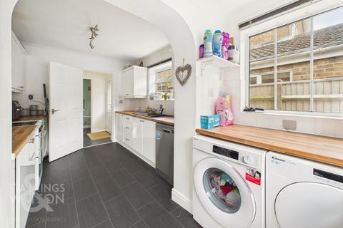 56 Catchpole Close, Kessingland, Lowestoft, NR33 7TL