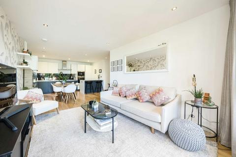 2 bedroom flat for sale, Pages Walk, London SE1