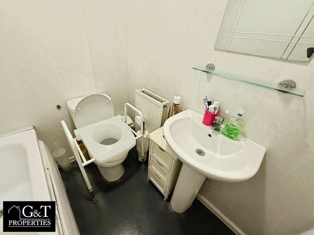 Family bathroom