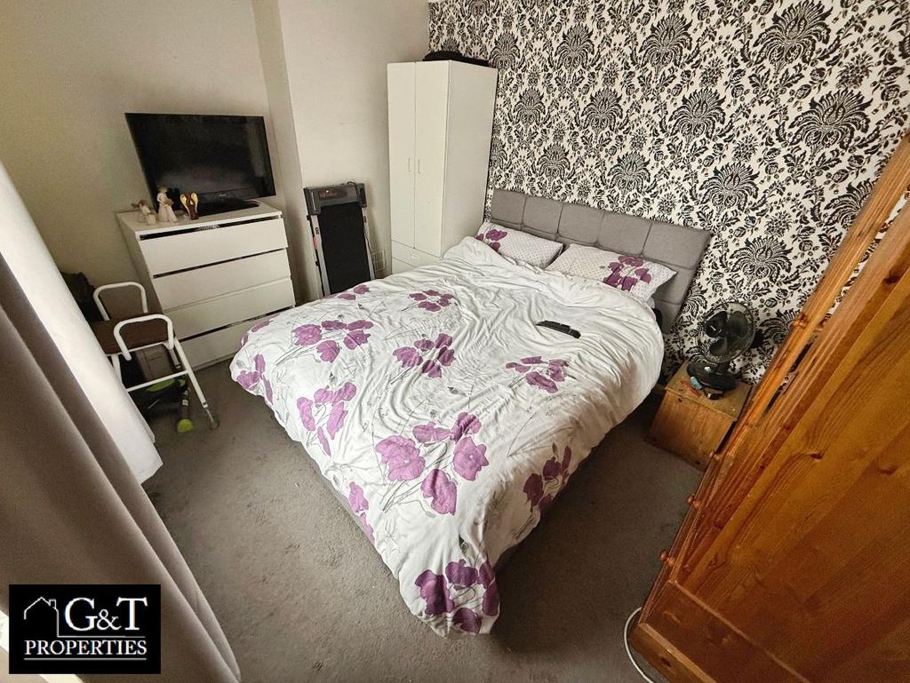 Second bedroom