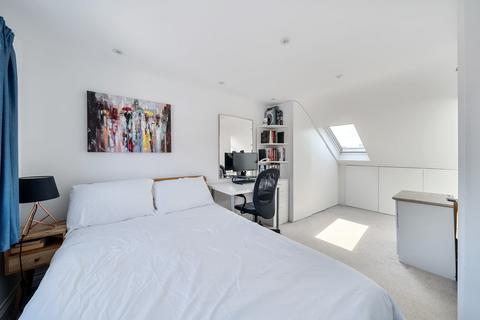 10 Trothy Road, London, SE1 5RR