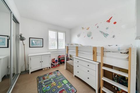 10 Trothy Road, London, SE1 5RR