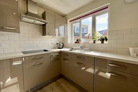 undefined, Hardy Lodge - Close proximity to the TOWN CENTRE