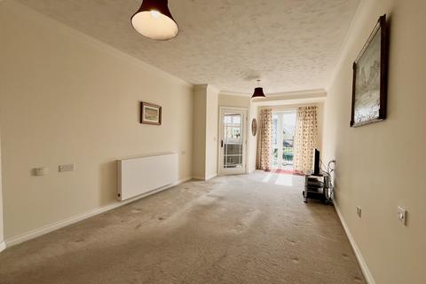 undefined, Hardy Lodge - Close proximity to the TOWN CENTRE